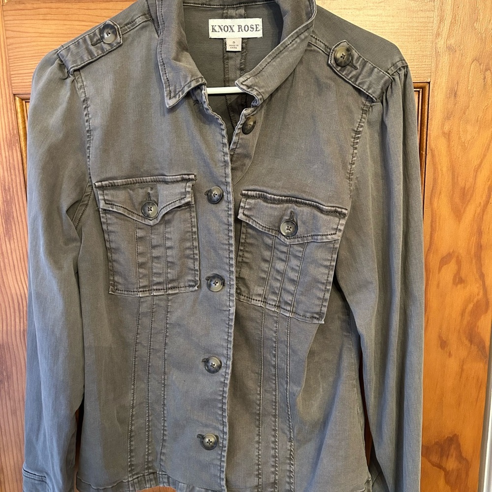 Olive green gorpcore jacket utility utilitarian hike casual
